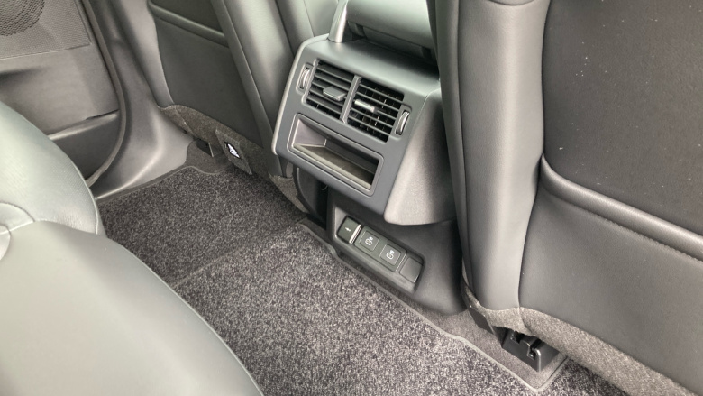 Land Rover Discovery 3.0 D350 Dynamic SE 5dr Auto Diesel Station Wagon